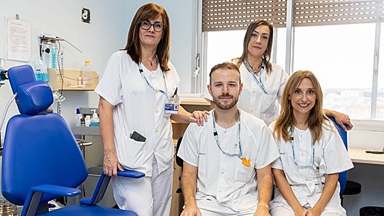 Sonia de Juana, Laura Castaño, Rodrigo Gil y Laura Muñoz, integrantes de la nueva consulta especializada en el estoma respiratorio del Clínico de Valladolid.