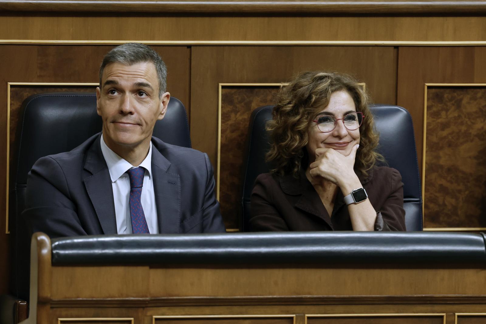 Pedro Sánchez y su vicepresidenta María Jesús Montero en el Congreso esta semana.
