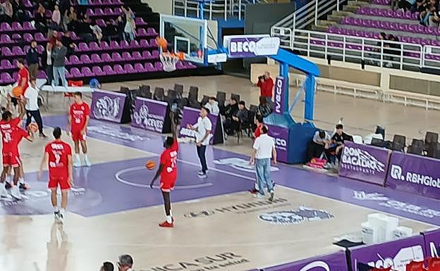 Rueda de calentamiento de la CyD Leonesa en Pisuerga el pasado 1 de noviembre.