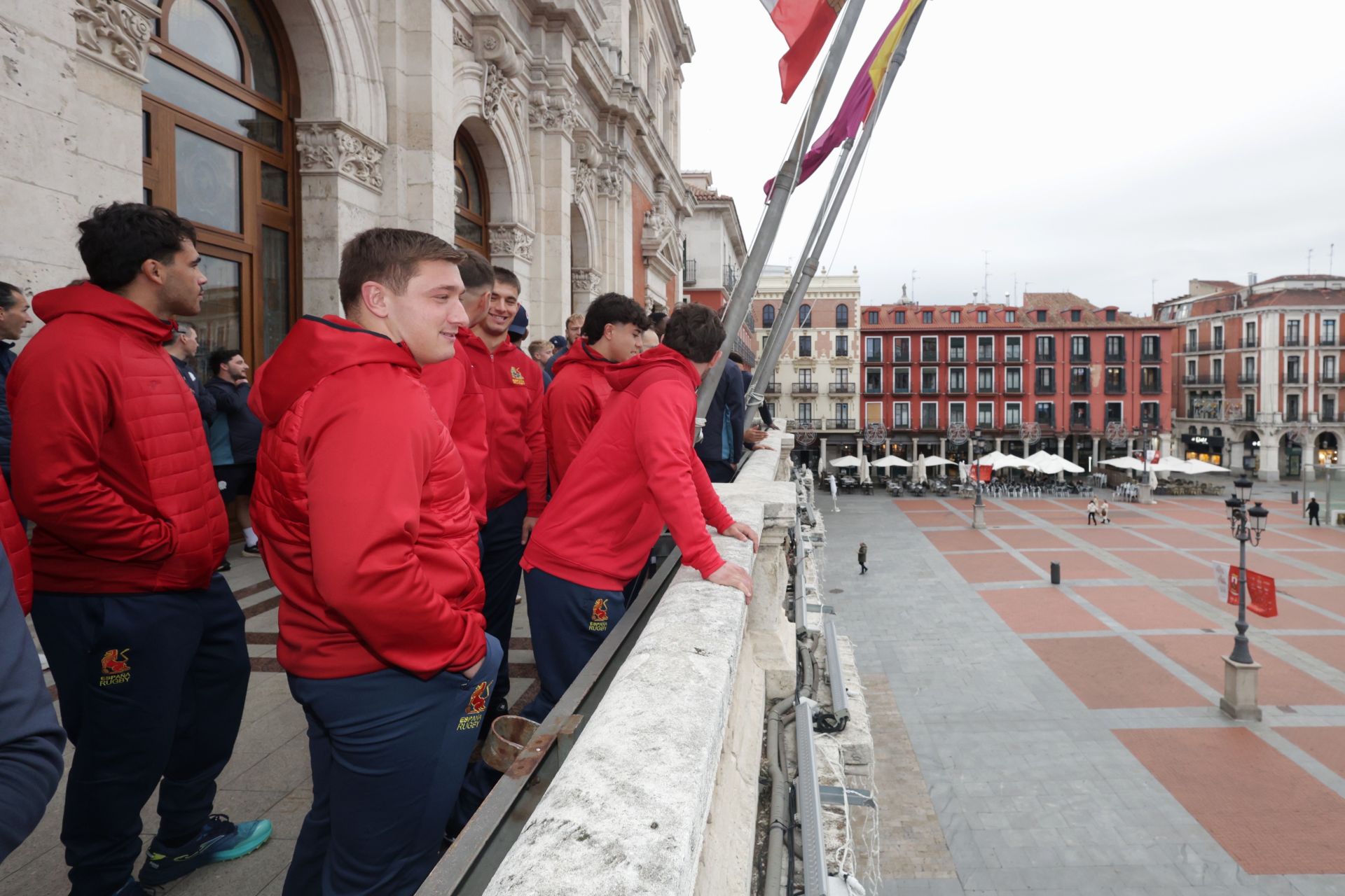 Las selecciones de rubgy de España e Inglaterra visitan el Ayuntamiento de Valladolid