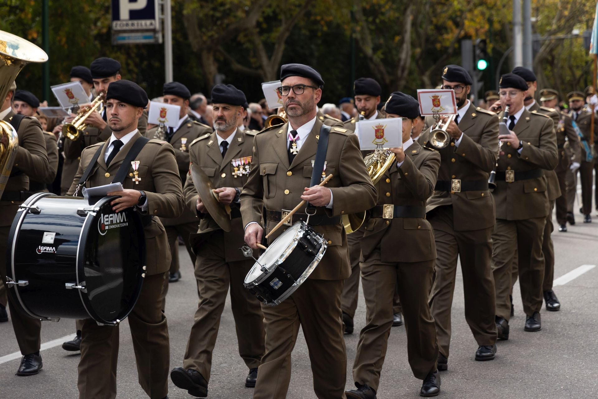 Las imágenes del desfile militar con motivo del 175 aniversario de la Academia de Caballería