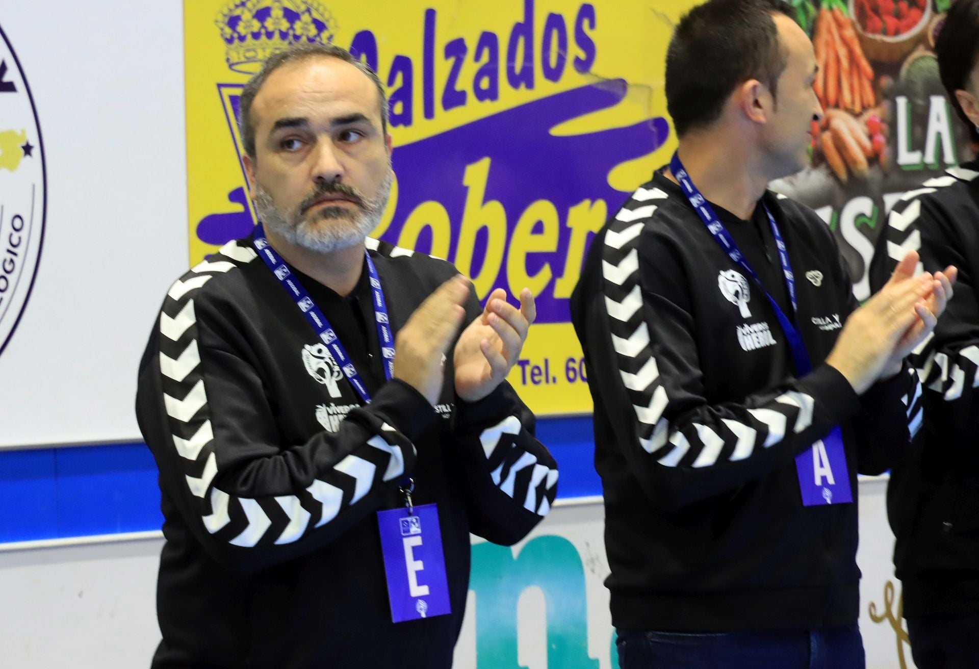 Fotos de la victoria del Balonmano Nava