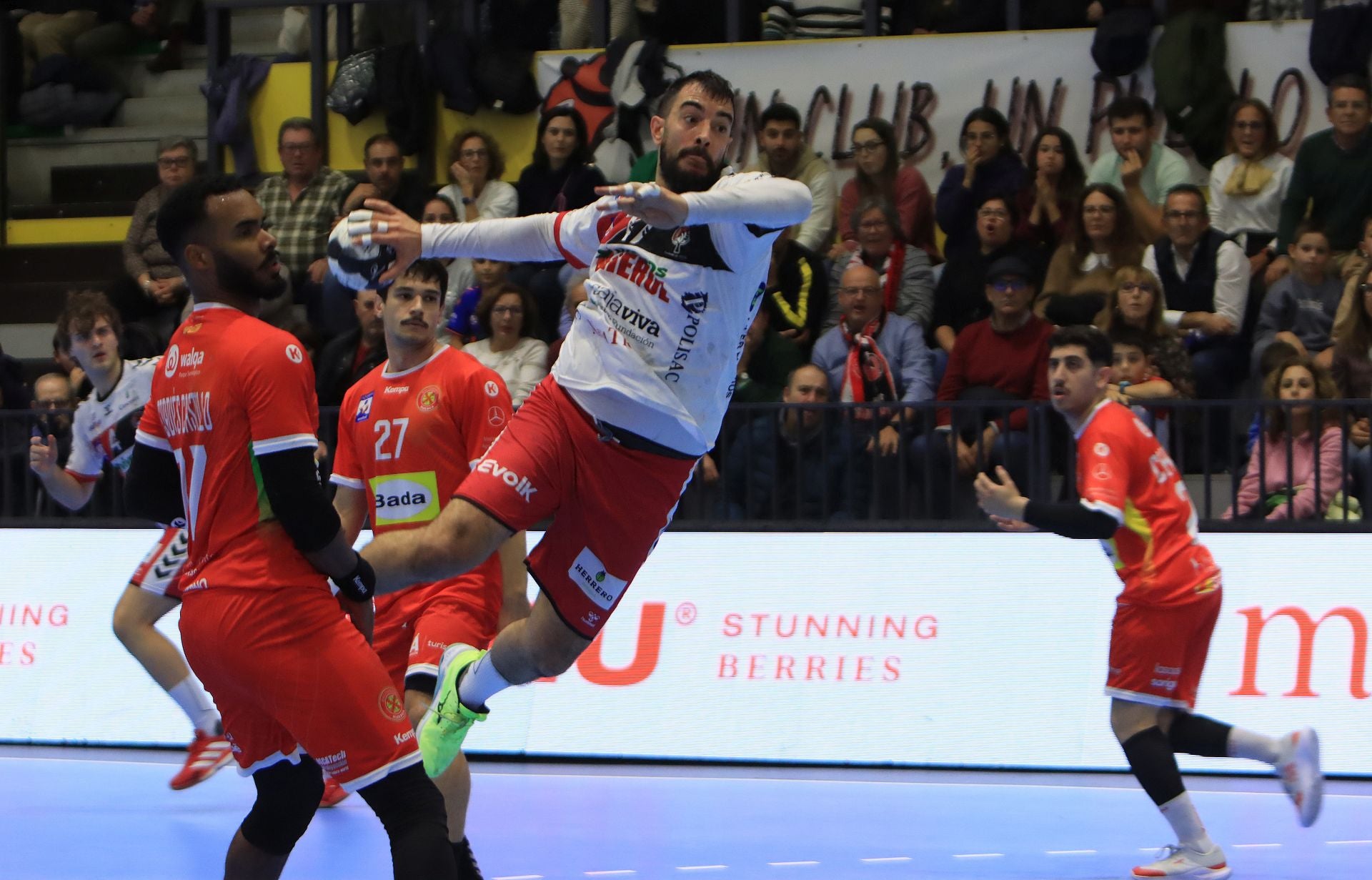 Fotos de la victoria del Nava ante el Huesca.