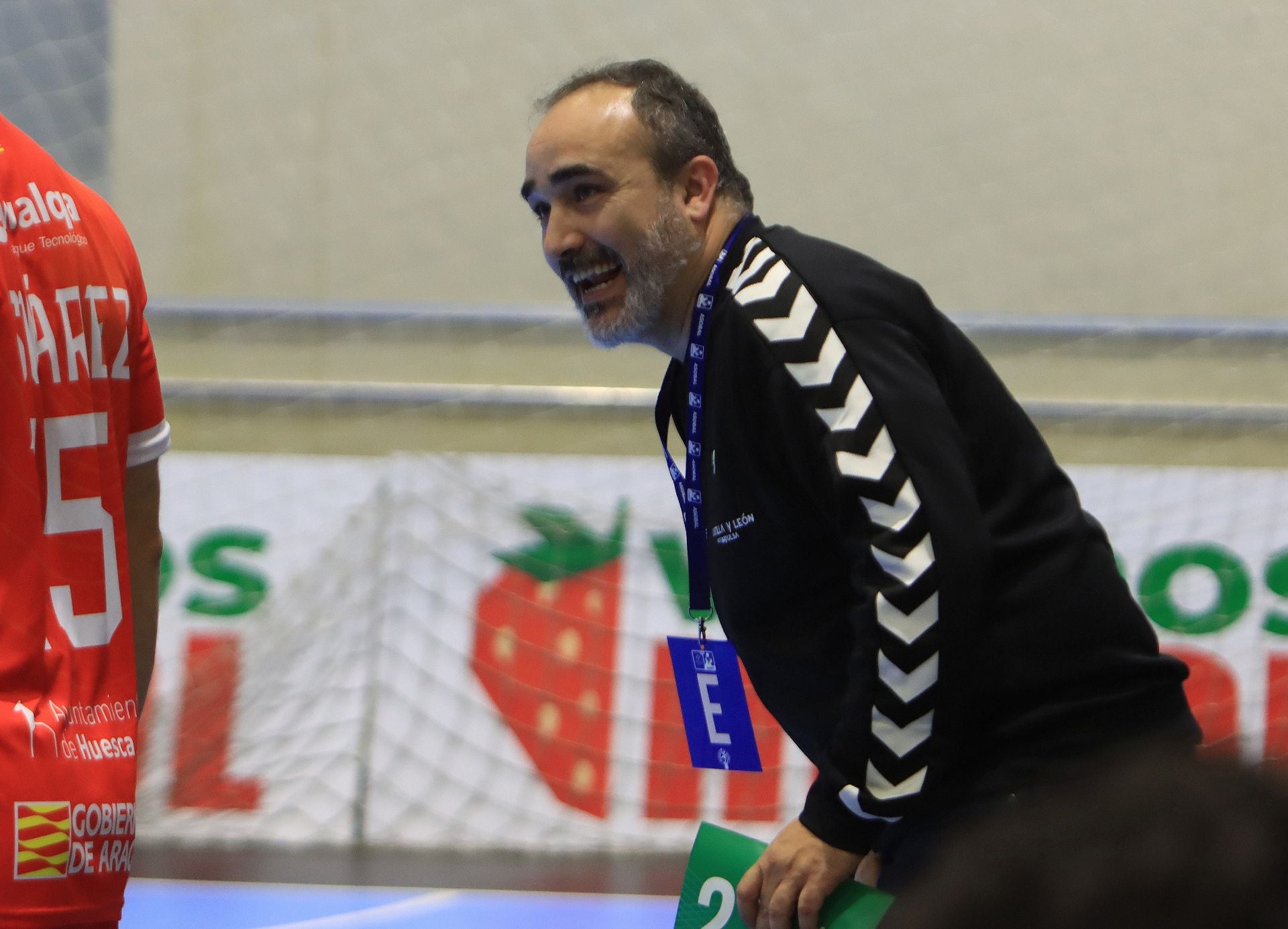 Fotos de la victoria del Balonmano Nava