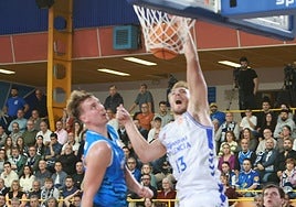 Vrankic entra a canasta en el partido de la pasada jornada ante el Zamora.