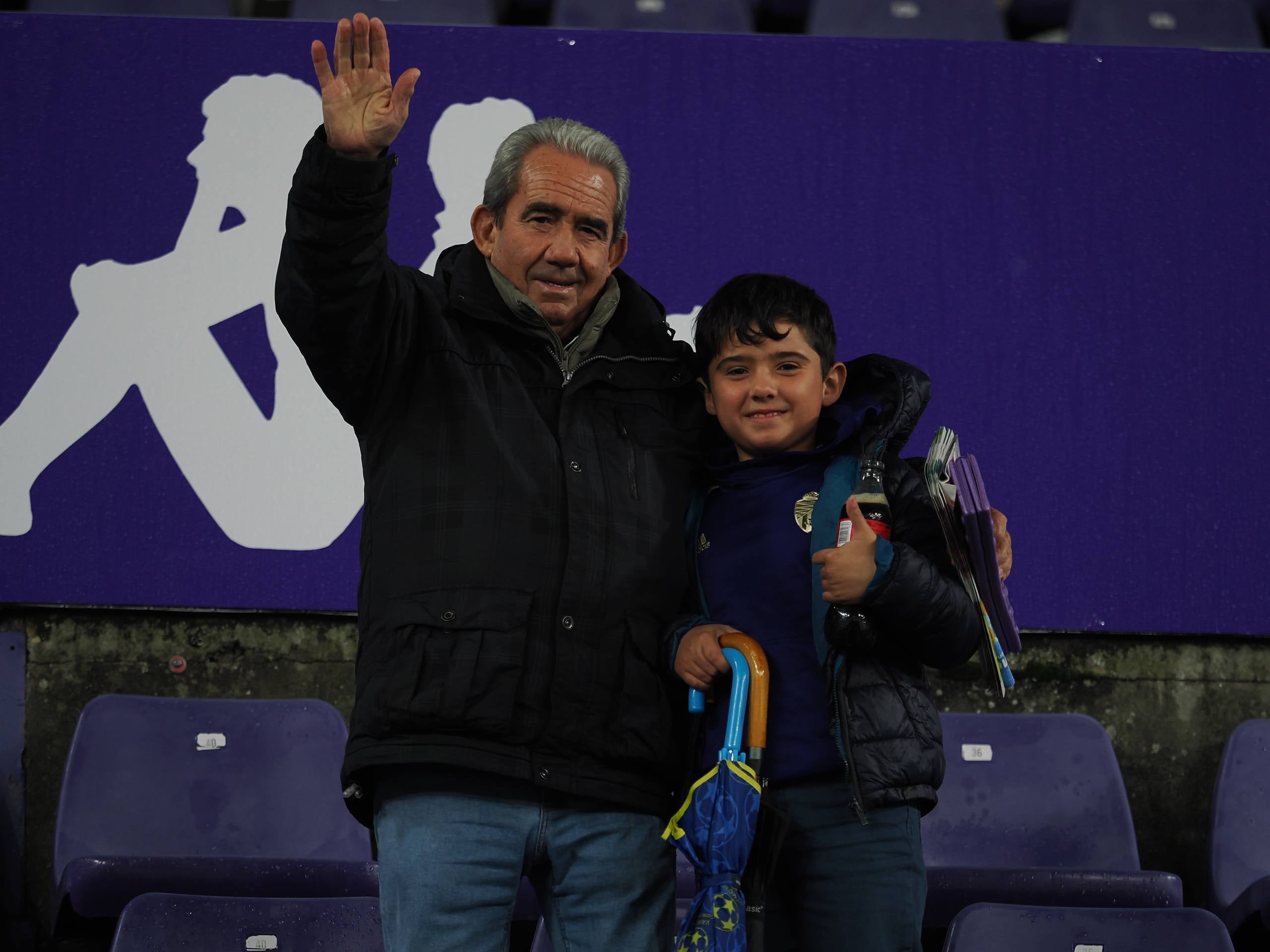 Búscate en la grada del estadio José Zorrilla (1/5)