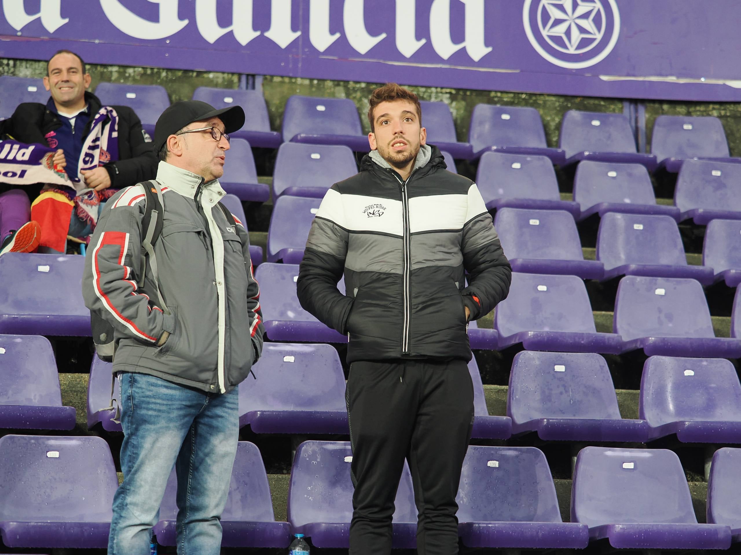 Búscate en la grada del estadio José Zorrilla (1/5)
