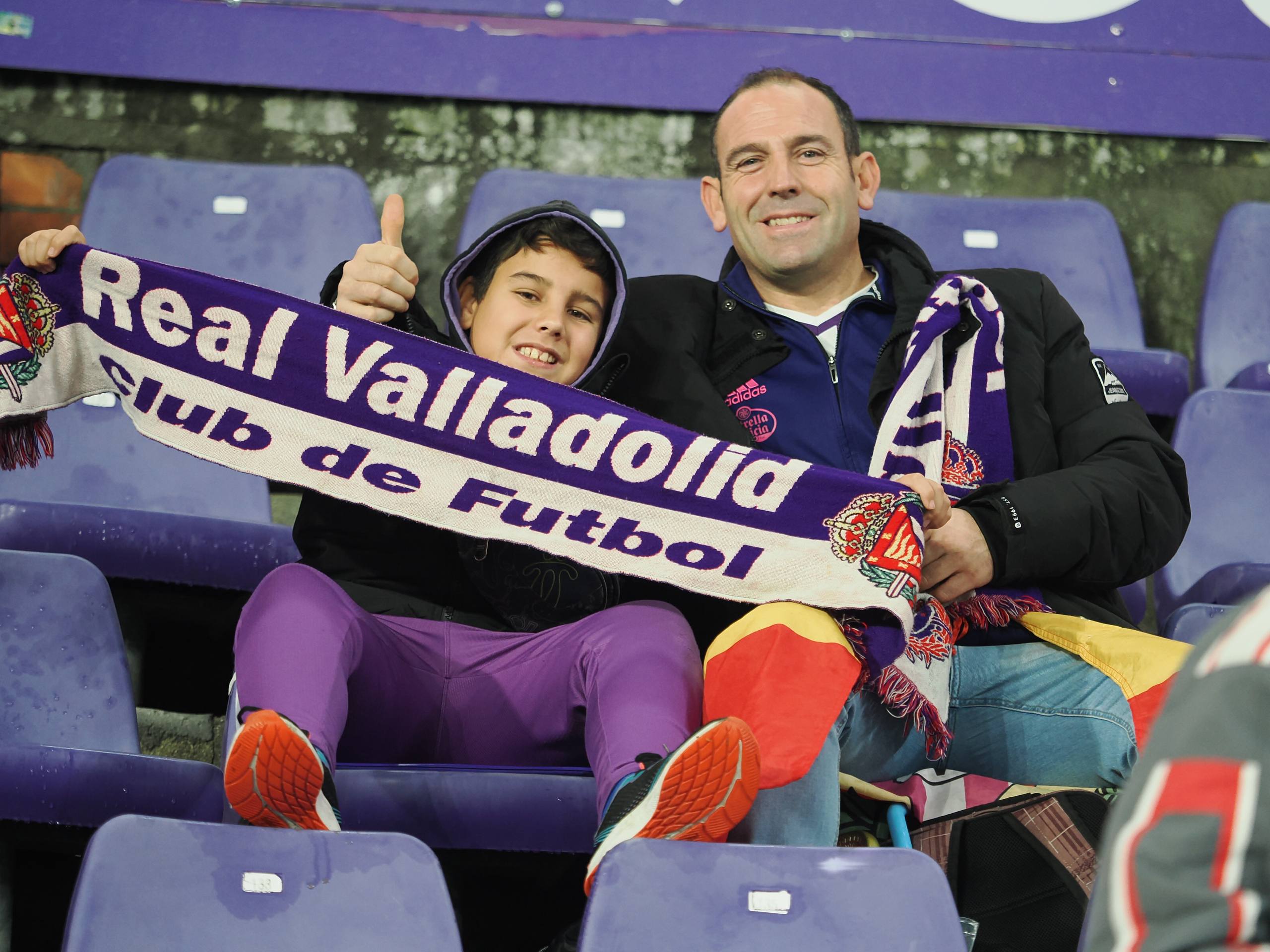 Búscate en la grada del estadio José Zorrilla (1/5)