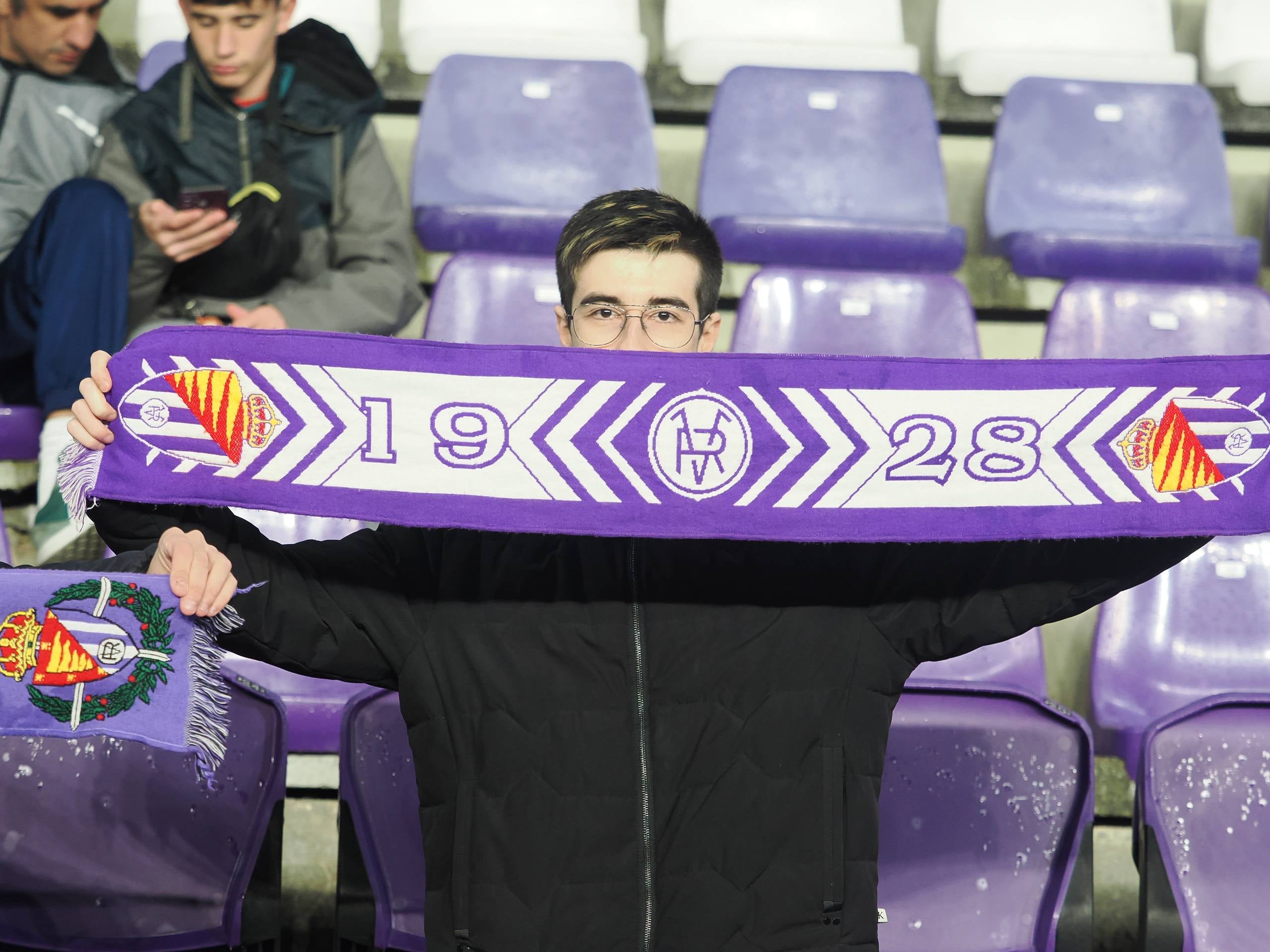 Búscate en la grada del estadio José Zorrilla (3/5)