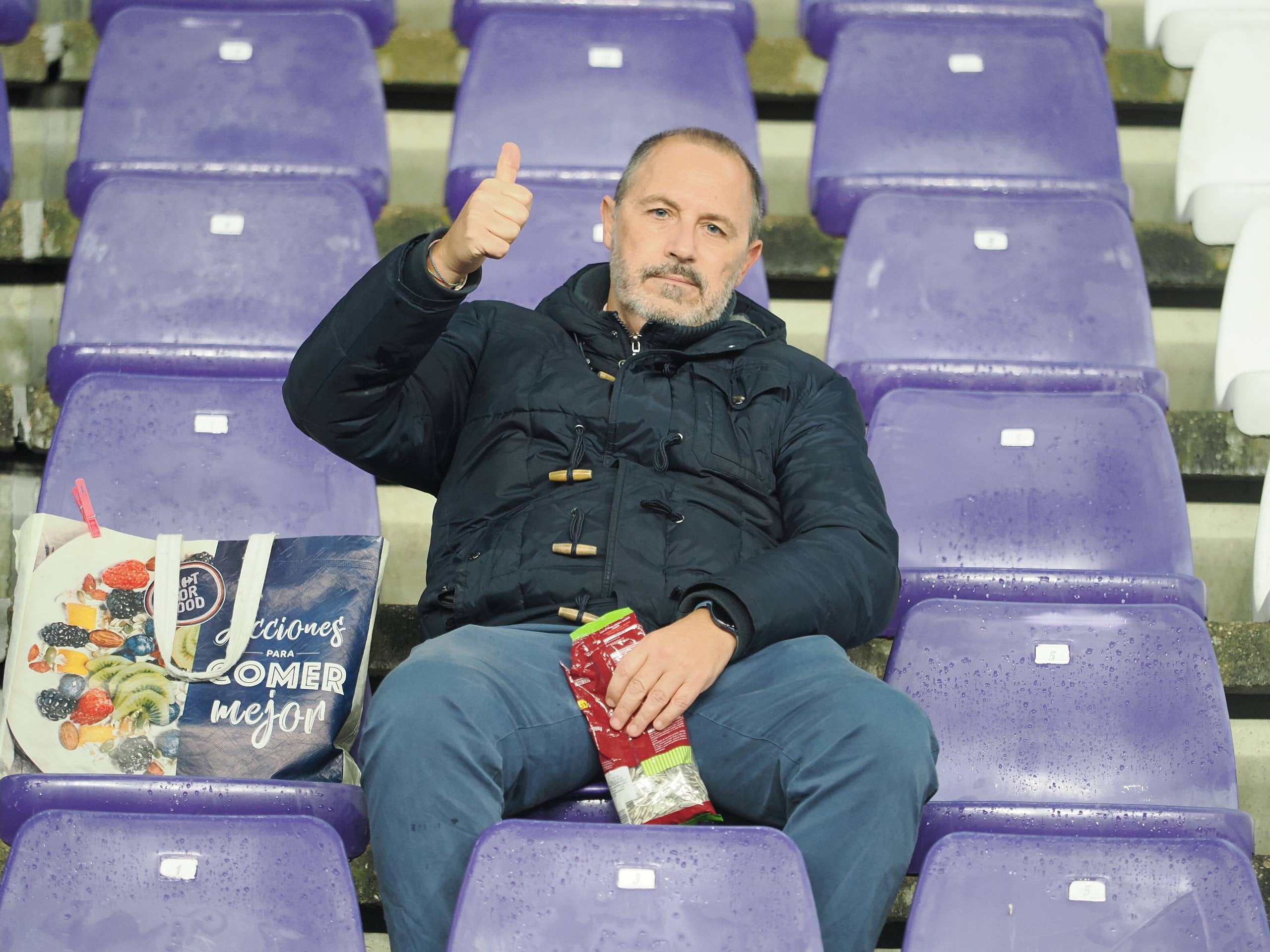 Búscate en la grada del estadio José Zorrilla (3/5)