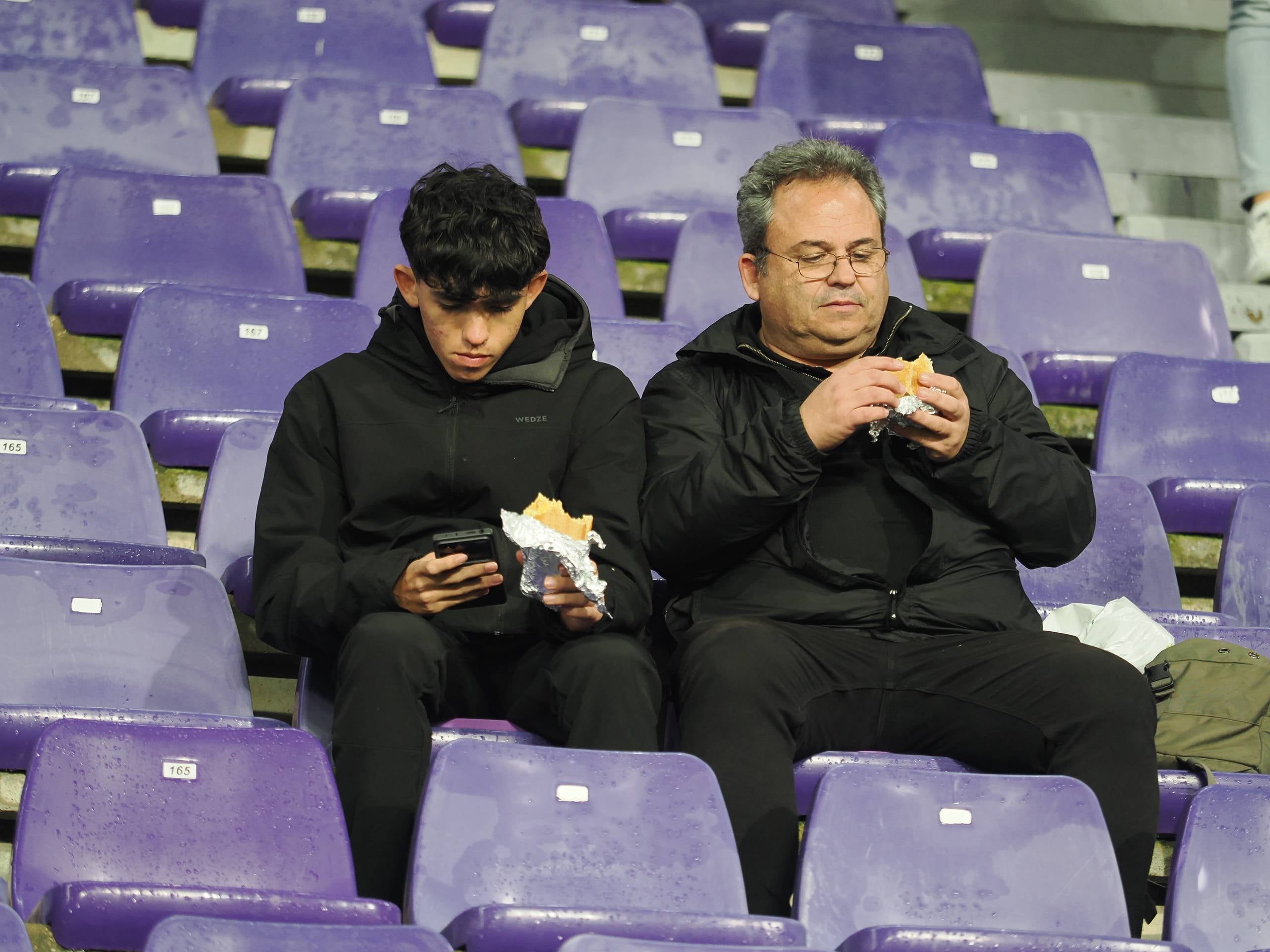 Búscate en la grada del estadio José Zorrilla (4/5)