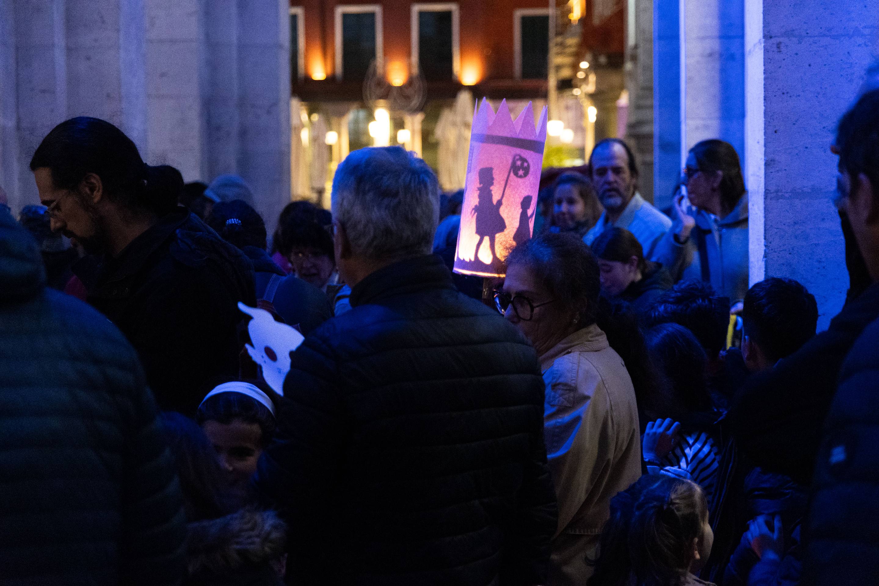 Las imágenes de los farolillso de Sankt Martin en la Plaza Mayor