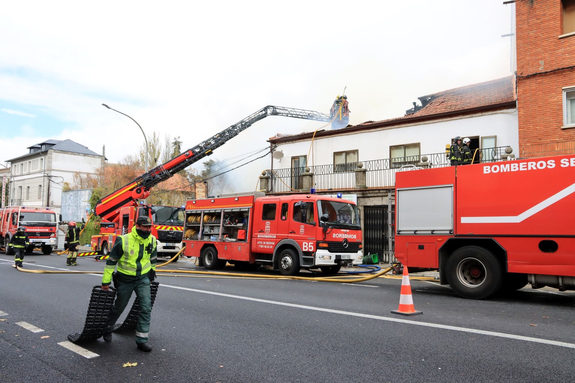Fotos del incendio en la travesía de San Rafael