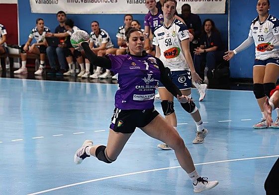 Imágenes de la derrota del Aula ante Granollers este sábado en el Polideportivo Huerta del Rey de Valladolid