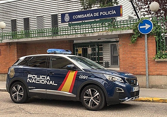 Imagen de archivo de un vehículo de la Policía Nacional en Valladolid.