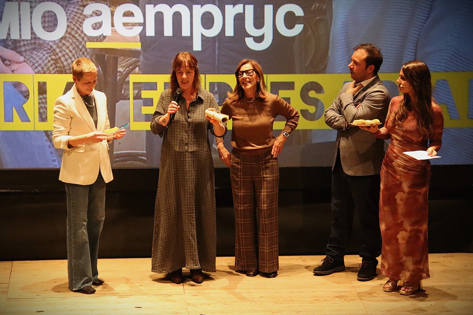 Merecido reconocimiento a la labor y el esfuerzo de las empresas de Rioseco y la comarca