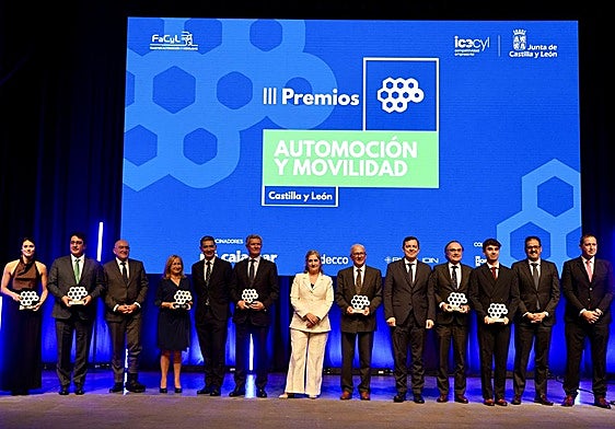 Teresa Garrido recogió el premio de Sostenibilidad a Lingotes Especiales.