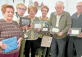 Socios homenajeados, durante la fiesta.