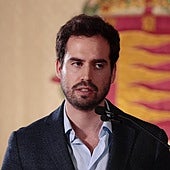 El concejal de Servicios Sociales, Rodrigo Nieto, este lunes en rueda de prensa.