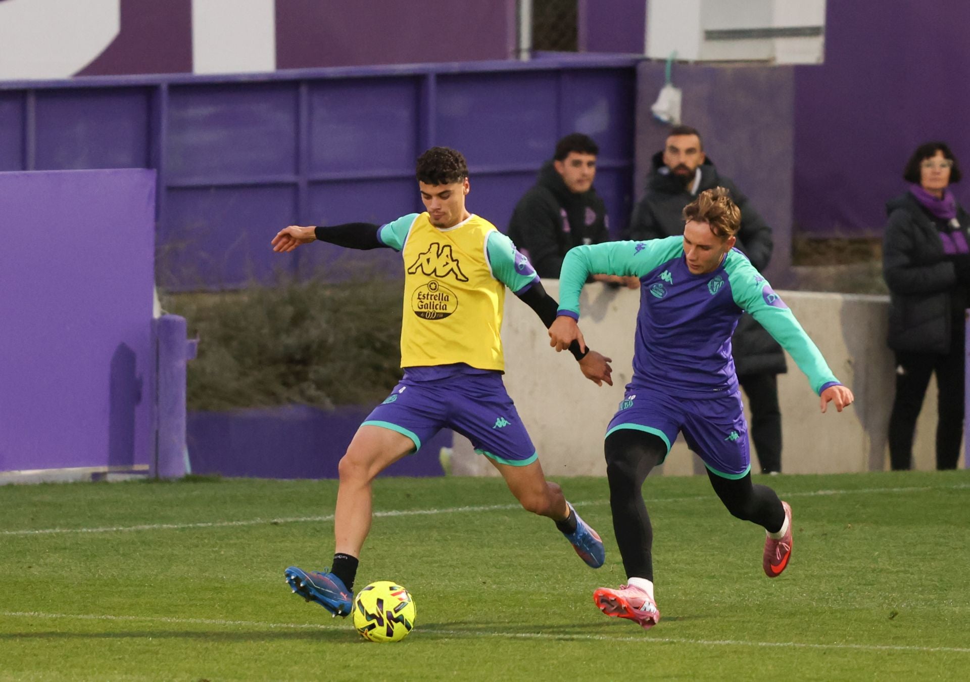 Las imágenes del entrenamiento del Real Valladolid con la ausencia de Almada