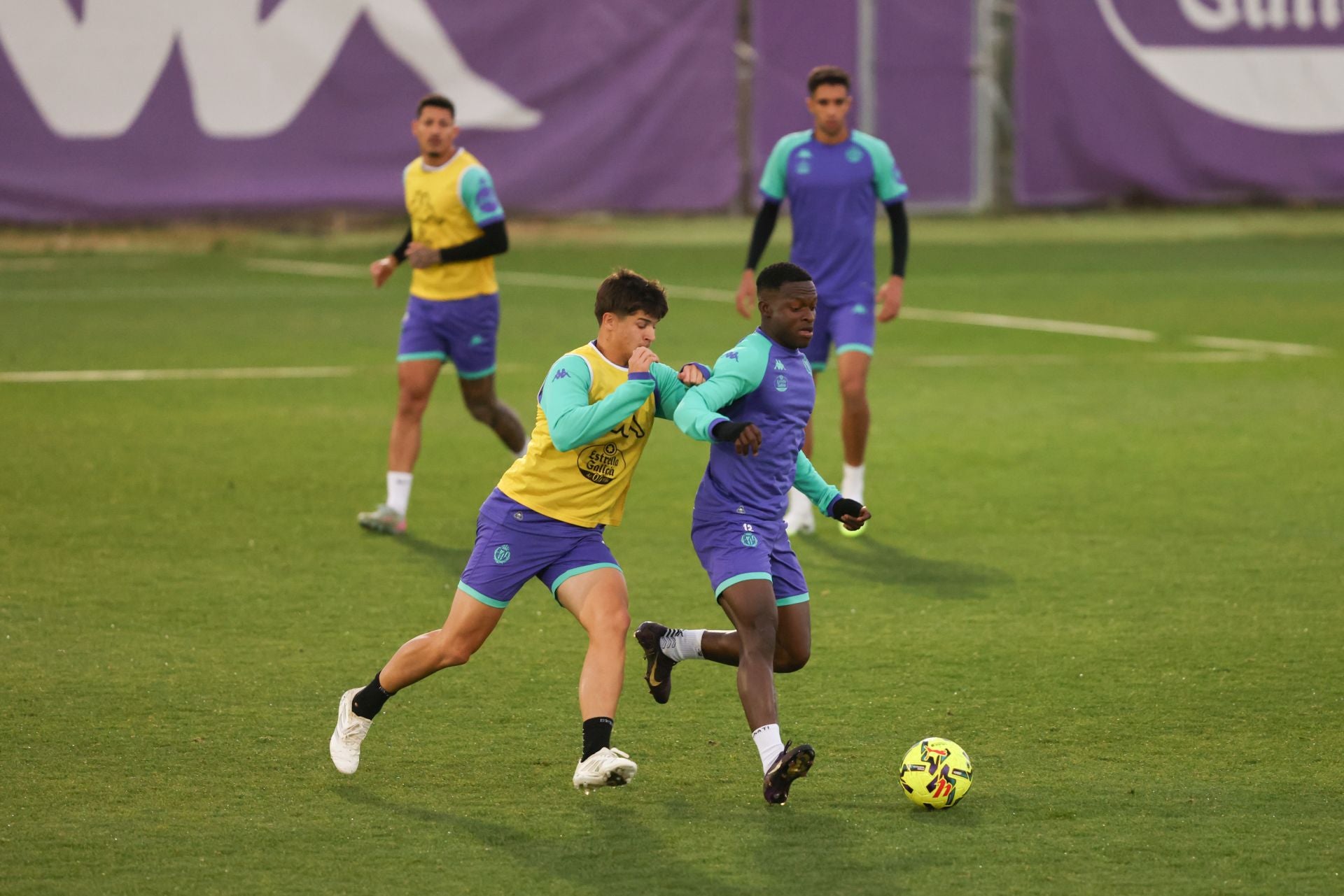 Las imágenes del entrenamiento del Real Valladolid con la ausencia de Almada