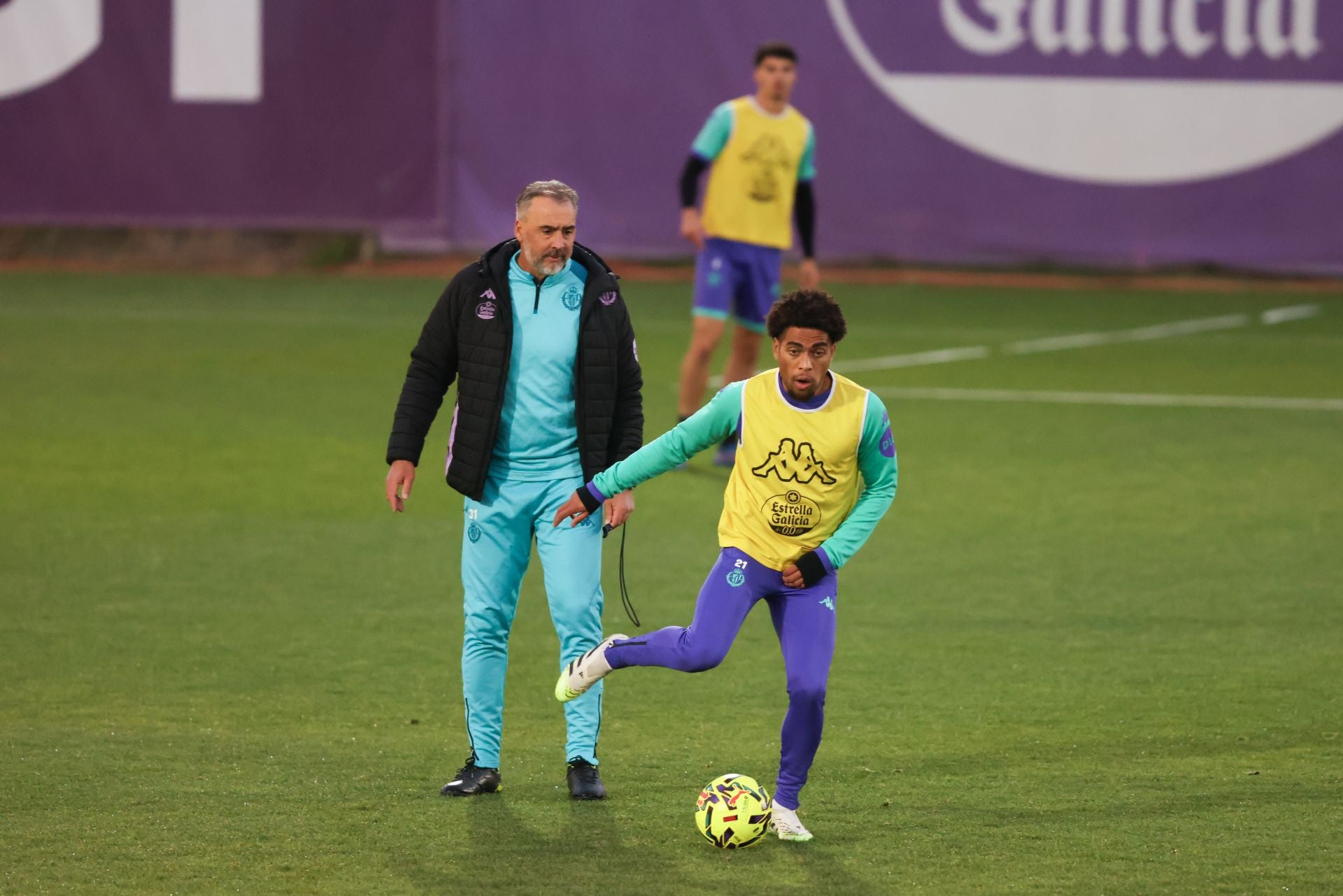 Las imágenes del entrenamiento del Real Valladolid con la ausencia de Almada