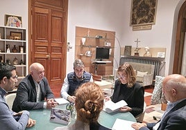 Reunión entre la Diputación de Palencia y el Ayuntamiento de Carrión de los Condes para abordar distintos asuntos de interés para el municipio.