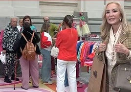 Carmen Lomana y, al fondo, Agatha Ruiz de la Prada en el Rastrillo Nuevo Futuro.