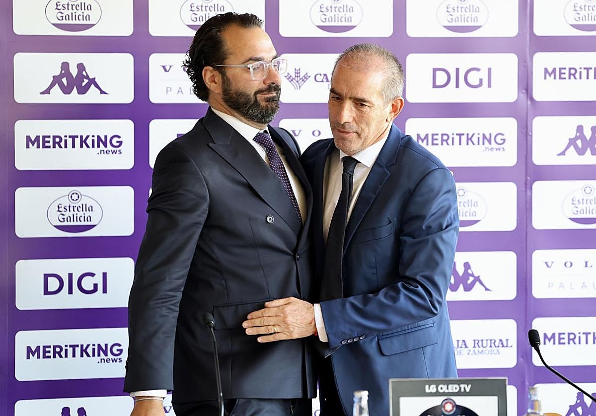 Víctor Orta y Guillermo Almada, en la presentación del técnico el pasado mes de julio.