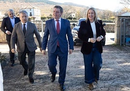 El consejero de la Presidencia, Luis Miguel González Gago, visita el centro de formación, cultura y desarrollo 'Espacio Valdeavellano' en el municipio soriano de Valdeavellano de Tera.