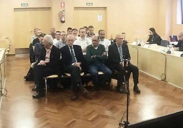 La juez absuelve de homicidio y lesiones a los 16 acusados de la muerte de seis mineros