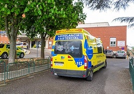 Herido un joven de 22 años tras colisionar su patinete con un turismo en Palencia