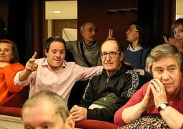 Usuarios, familiares y trabajadores no se perdieron la gala celebrada en el Principal.