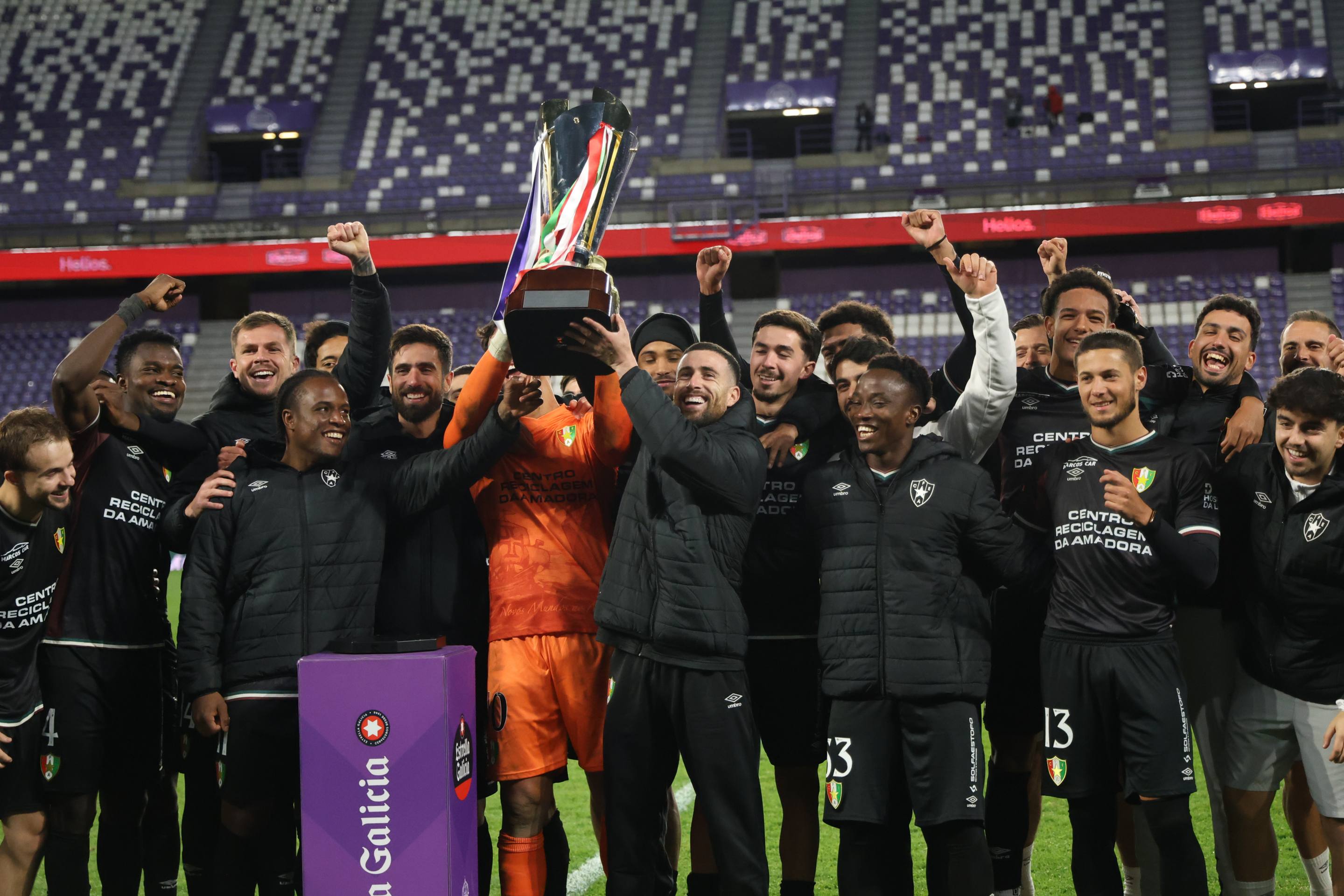 La derrota del Pucela ante el Estrela Amadora, en imágenes