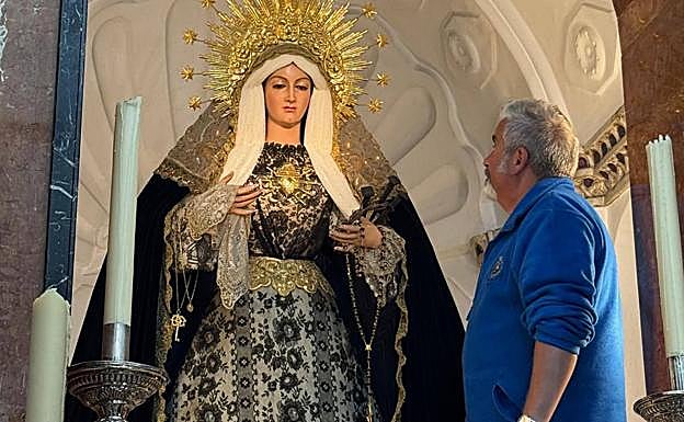 Con la Soledad Coronada de Huévar del Aljarafe (Sevilla).