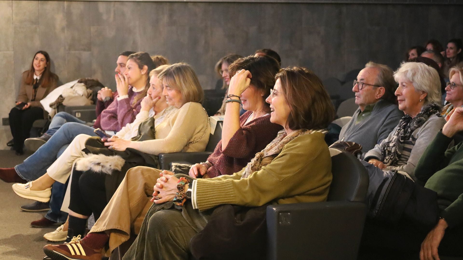 Así ha sido el encuentro literario con Jorge Díaz, de Carmen Mola, en Palencia