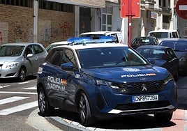 Imagen de archivo de un vehículo de la Policía Nacional.