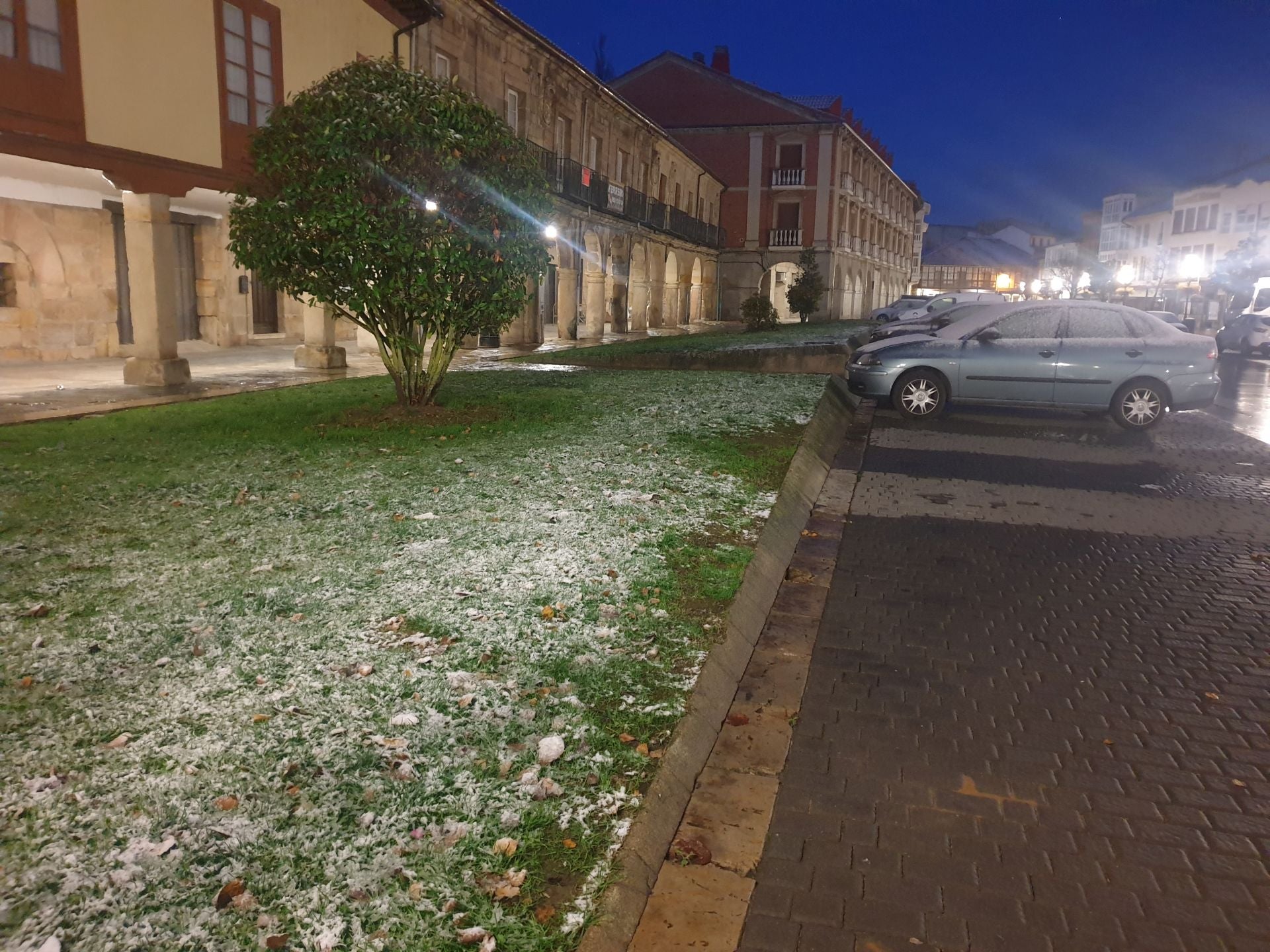 Llegan los primeros copos de nieve a la Montaña Palentina