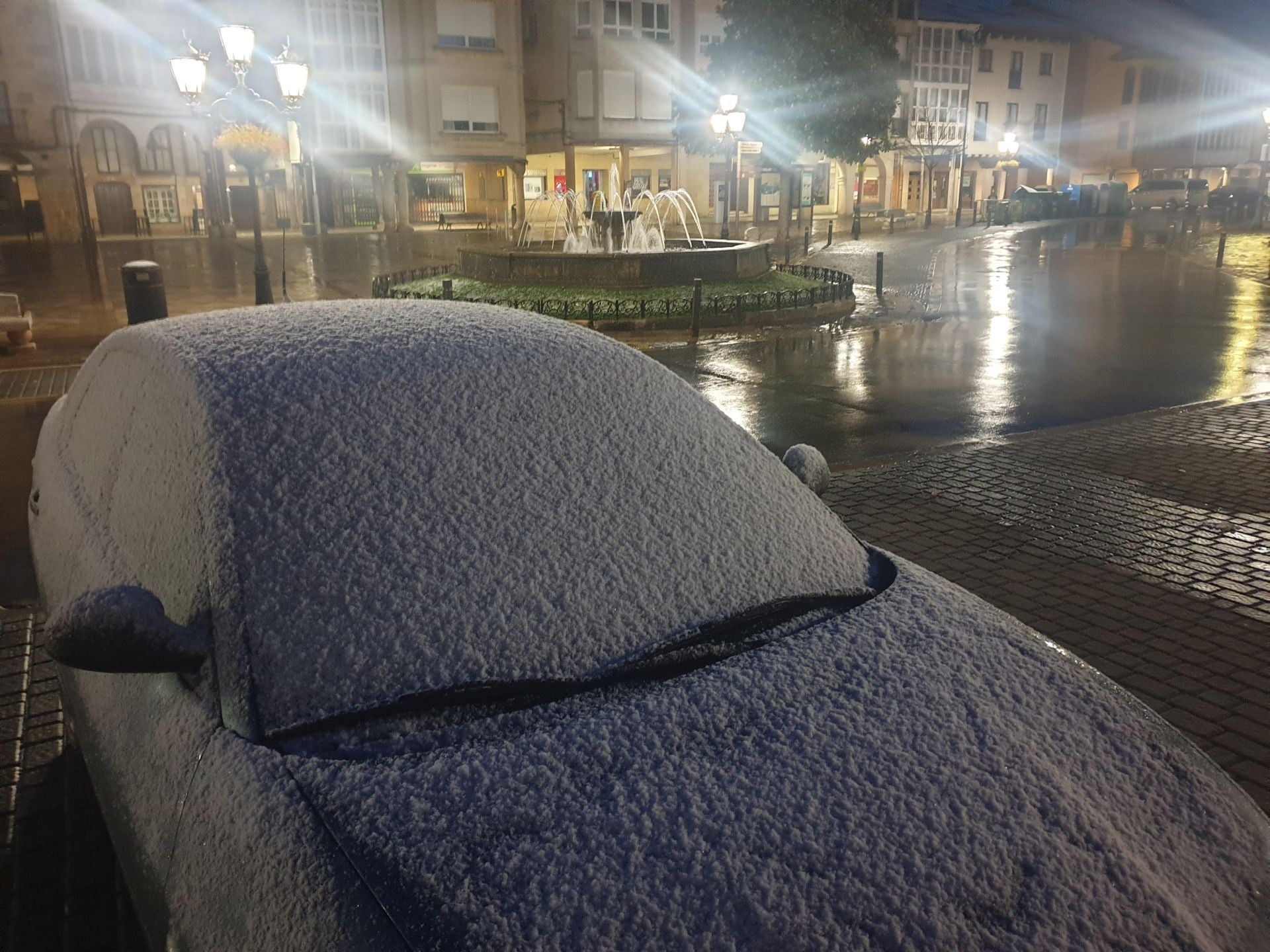 Llegan los primeros copos de nieve a la Montaña Palentina