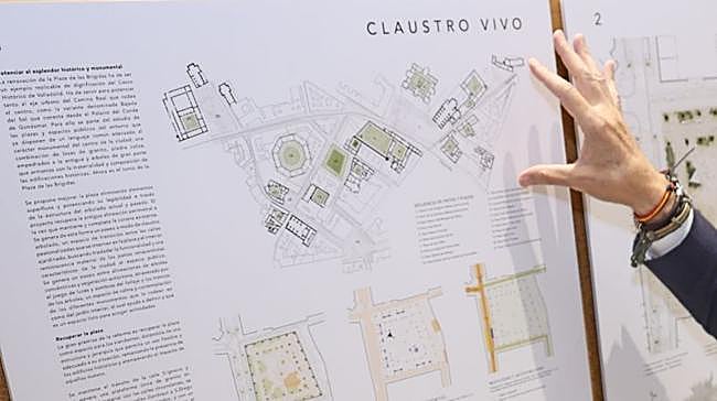 'Claustro Vivo', es el proyecto ganador del concurso de ideas convocado por el Ayuntamiento para realzar el carácter monumental de... ¿qué plaza?