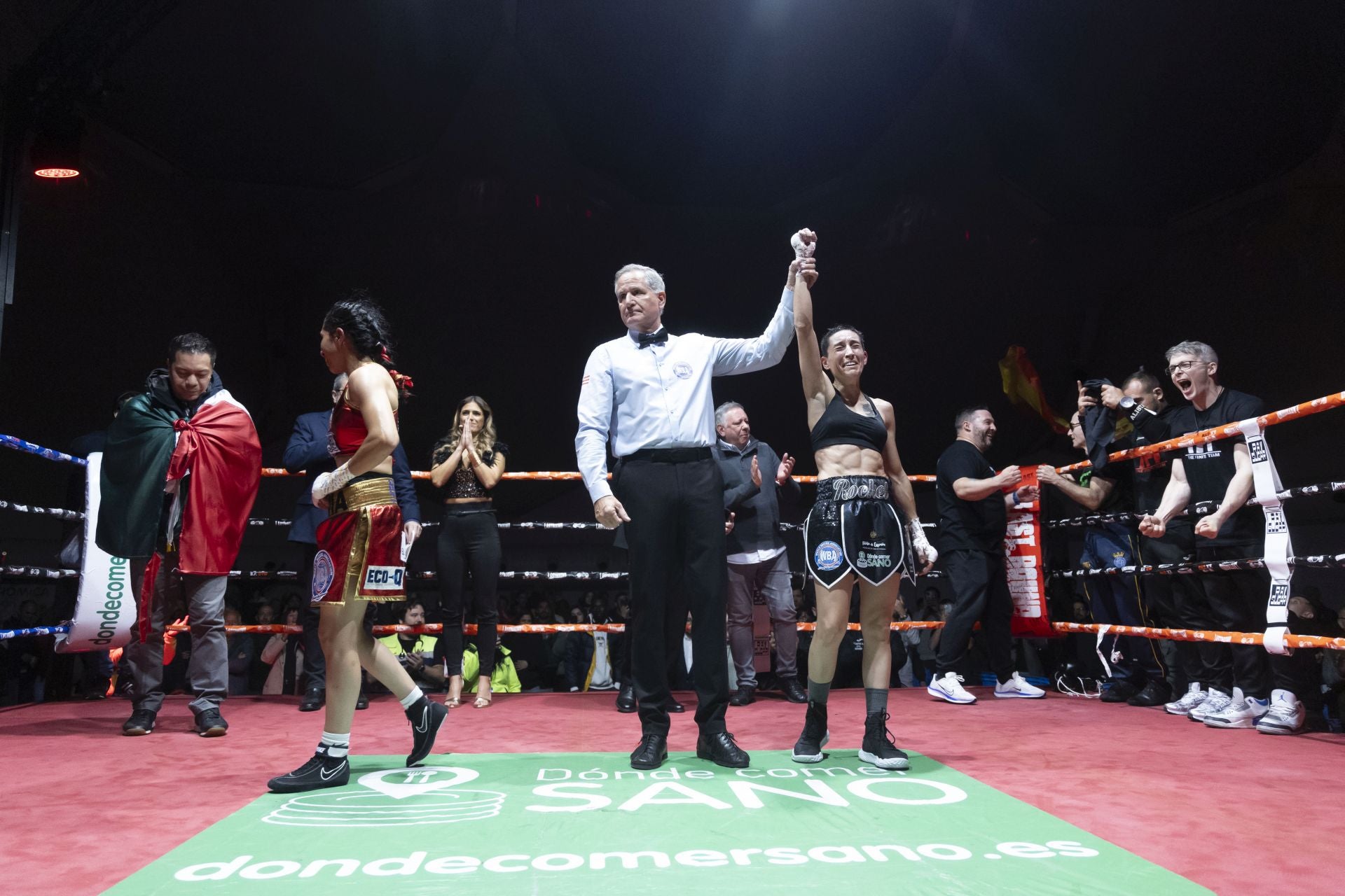 En imágenes la victoria de Isa Rivero, la nueva campeona del mundo de boxeo
