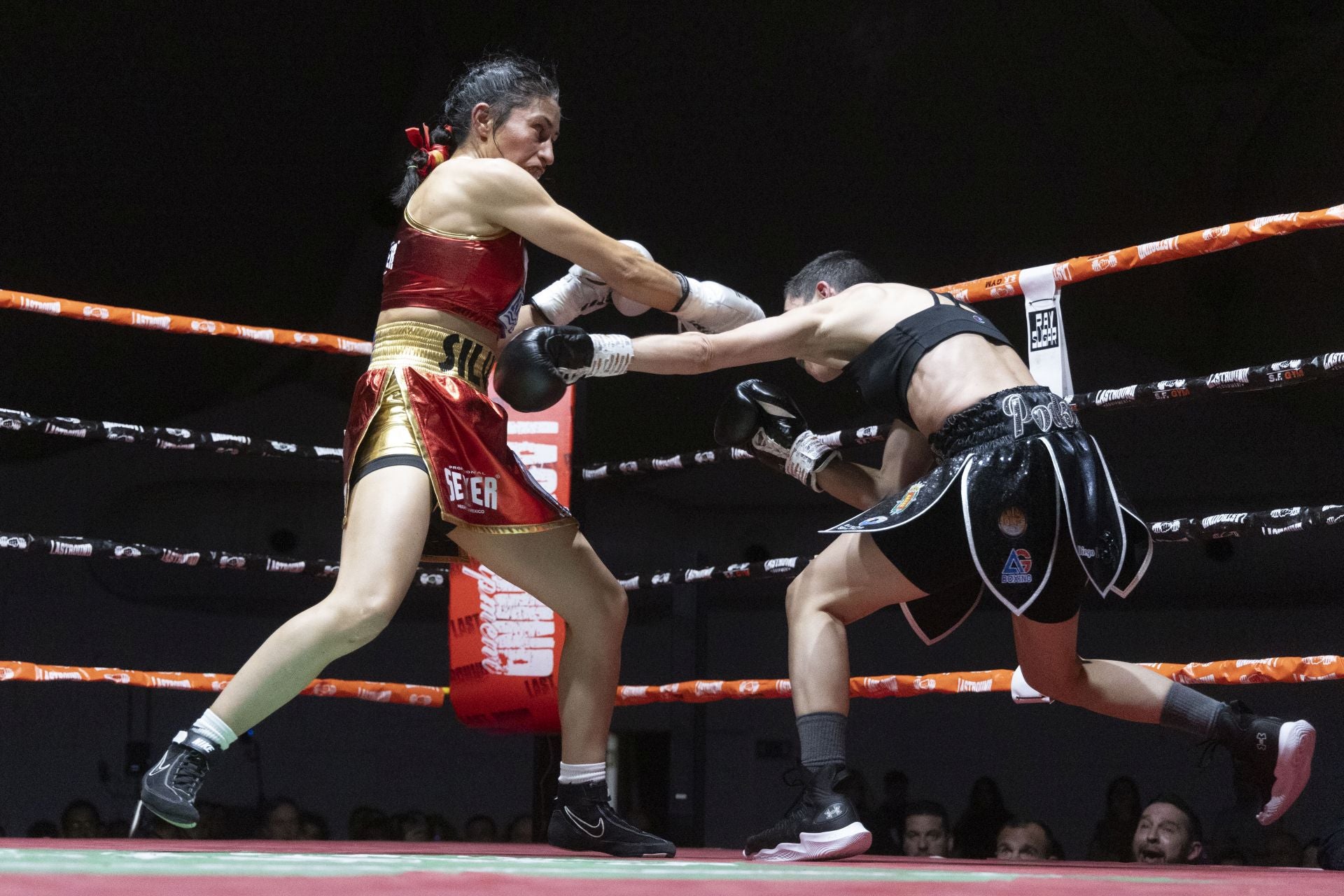 En imágenes la victoria de Isa Rivero, la nueva campeona del mundo de boxeo