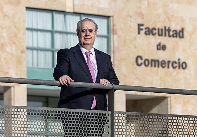 El decano de la Facultad de Comercio y Relaciones Laborales de la UVA, José Antonio Salvador Insúa.