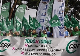 Concentración en Madrid convocada por CSIF el pasado abril para exigir al Gobierno la subida salarial.