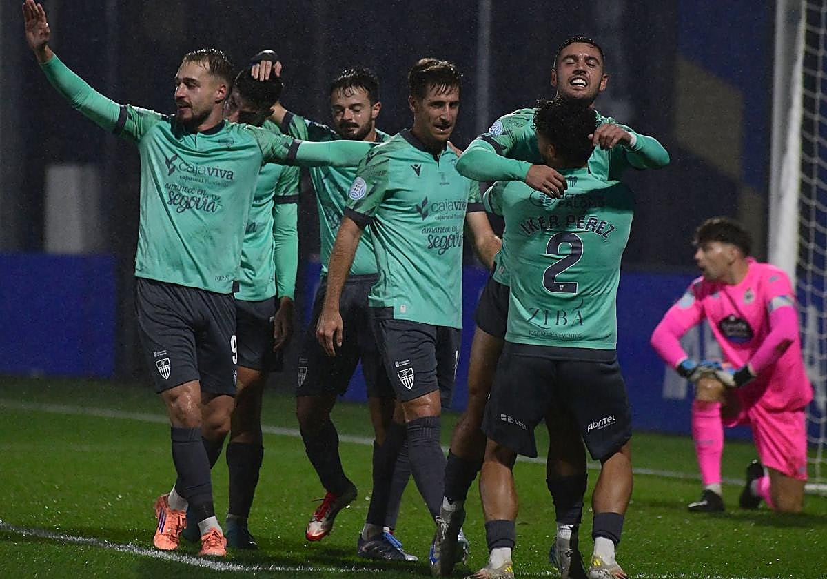 Celebración del gol de la victoria de la Segovina.