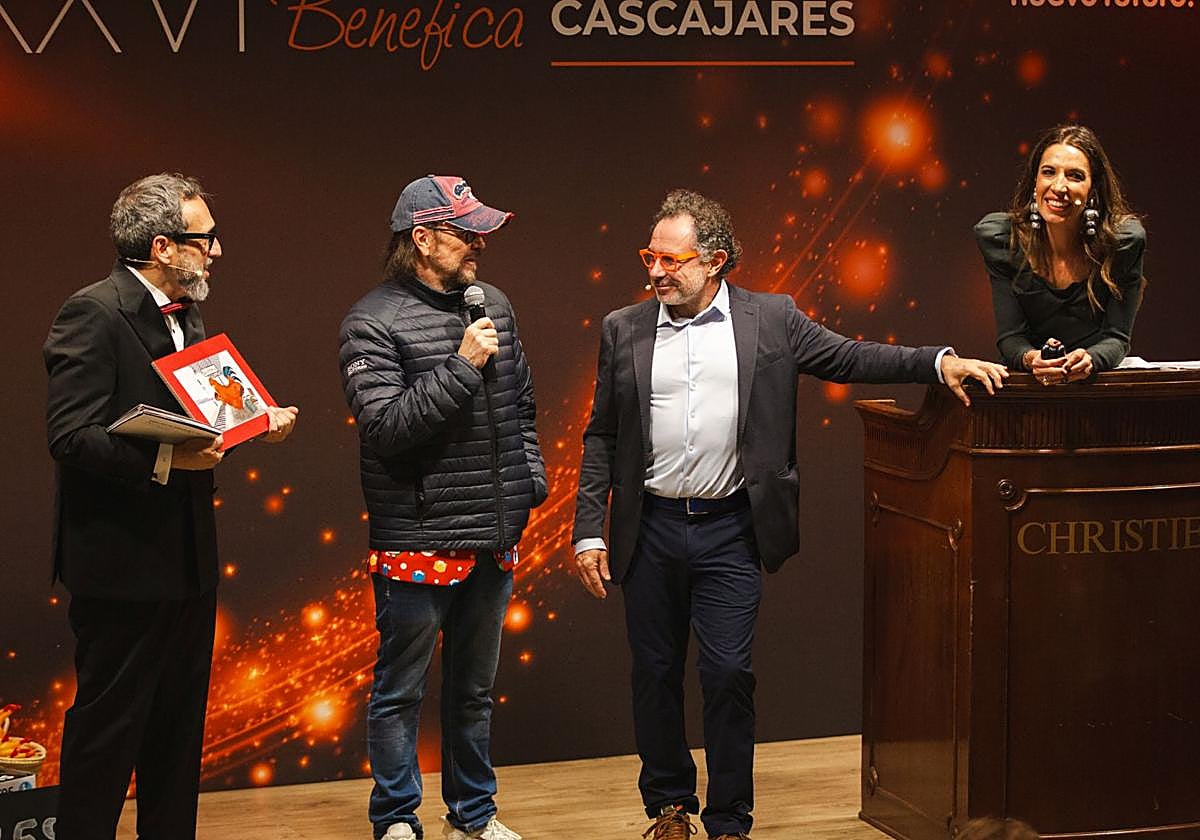 El Tenor Zapata junto al Mago Moré y Santiago Segura, a su lado Beatriz Ordovas de Christie´s.