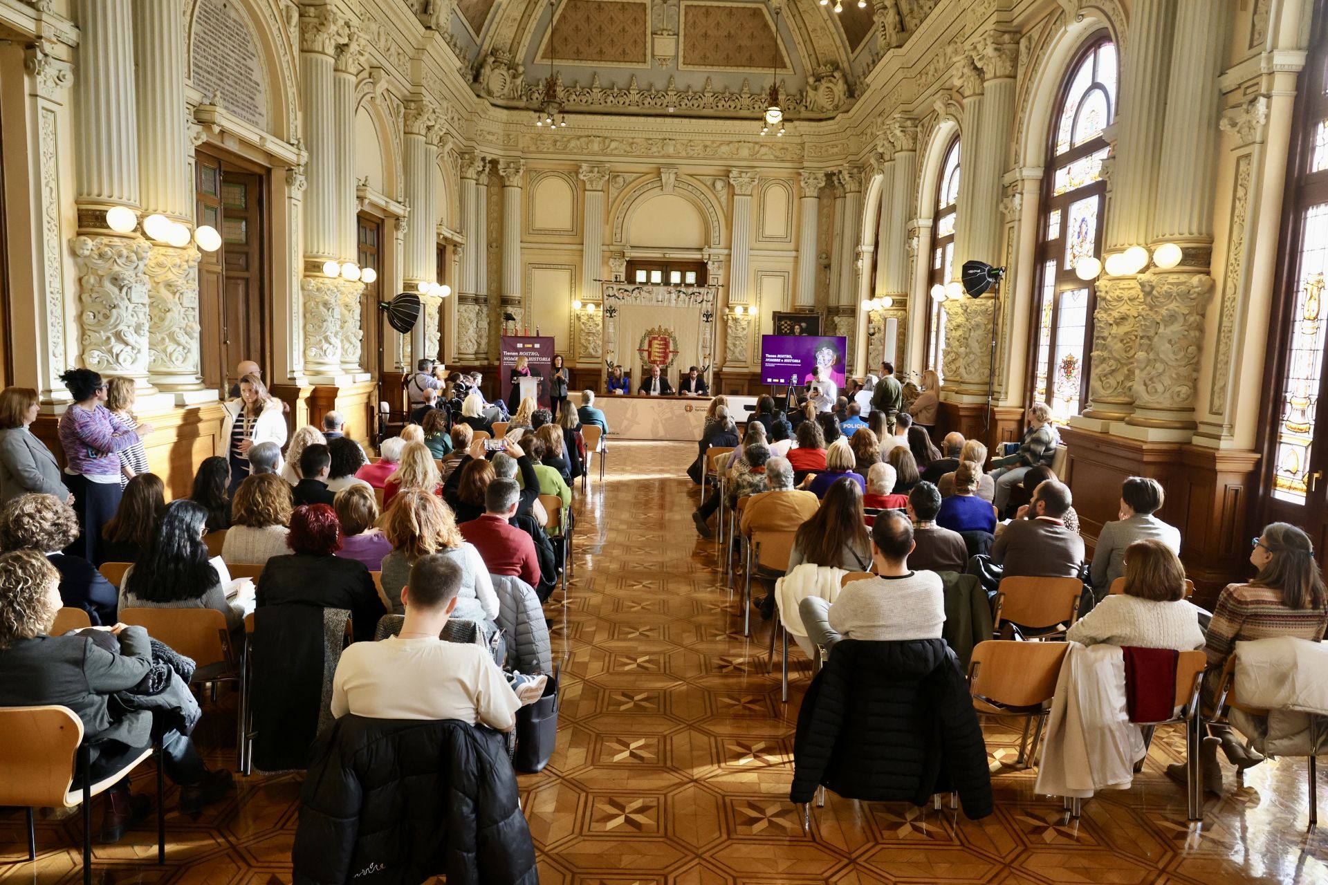 El acto institucional del Día Internacional de la Eliminación de la Violencia contra la Mujer, en imágenes