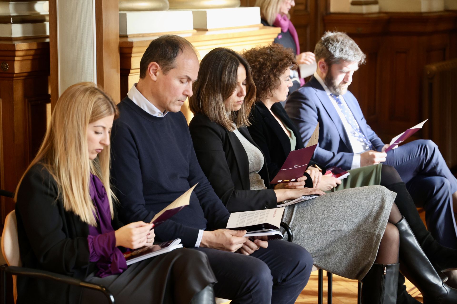 El acto institucional del Día Internacional de la Eliminación de la Violencia contra la Mujer, en imágenes