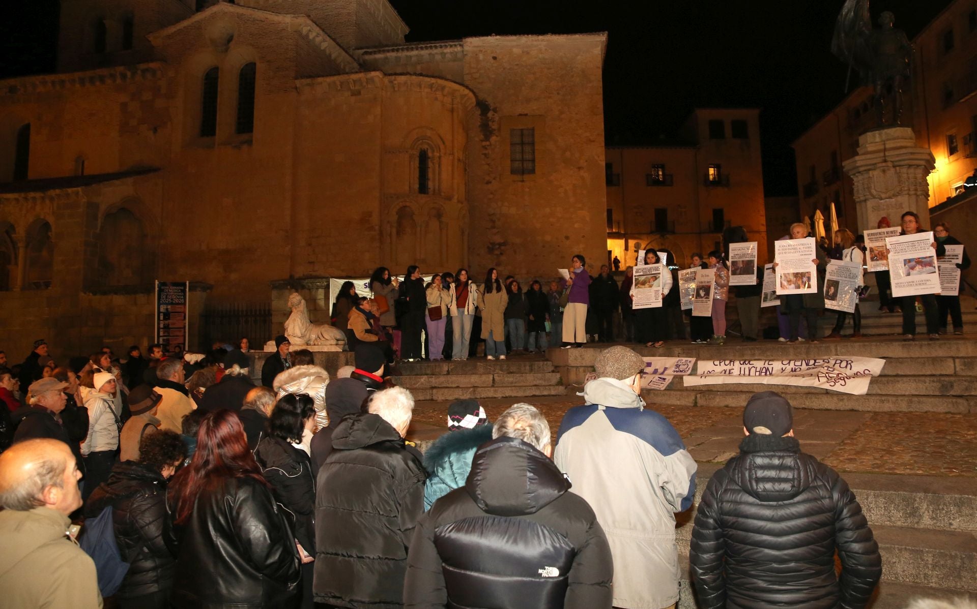 La concentración del 25N en Segovia, en imágenes