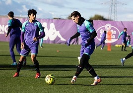 Imágenes del entrenamiento del Real Valladolid de este lunes en los campos anexos de Zorrilla